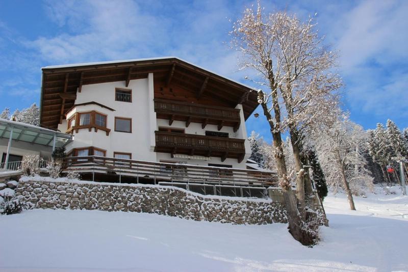 Haus Benedikta Apartment Kaltenbach Exterior photo